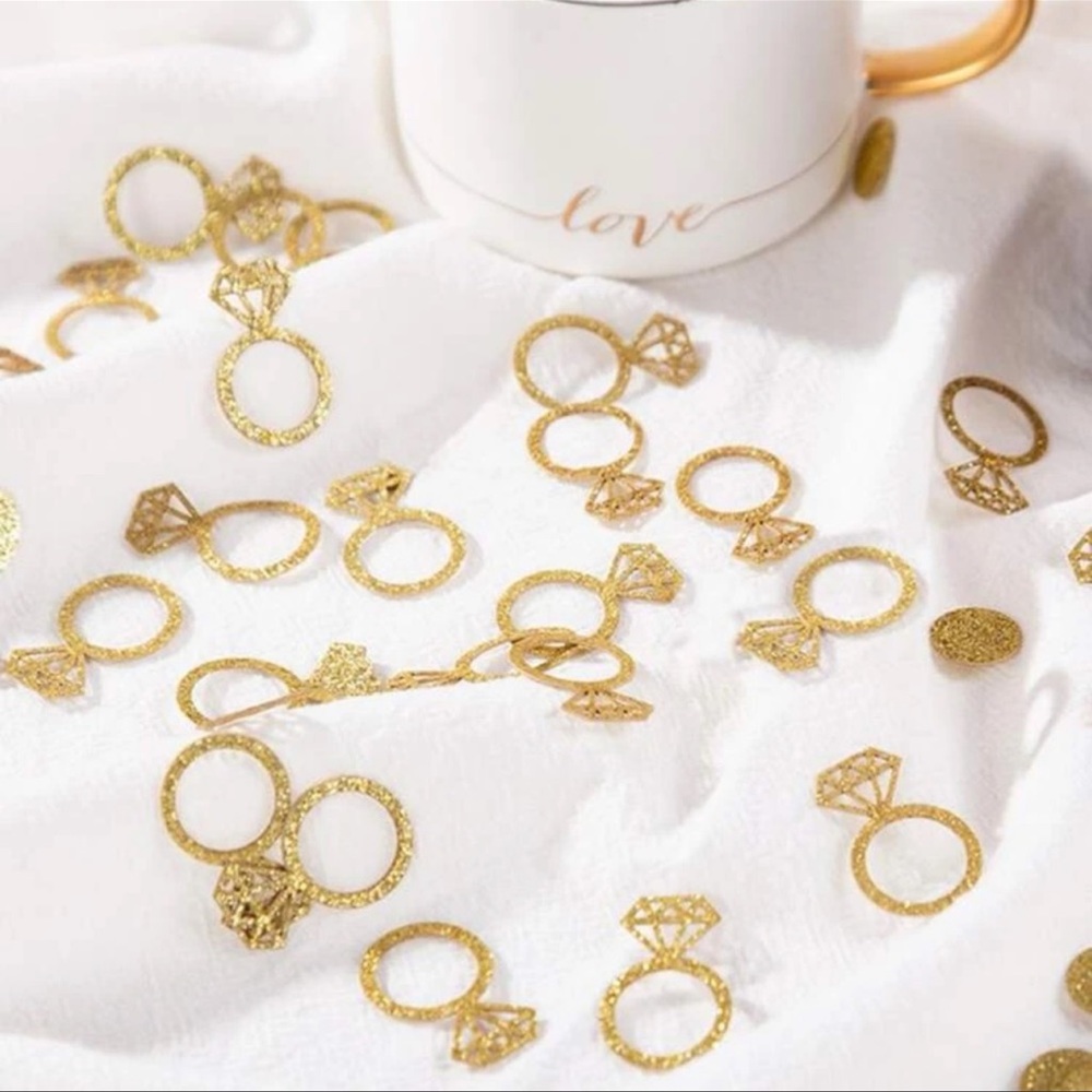 Gold Ring Shaped Throwing Confetti or Table Decoration 1 pack